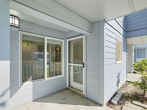 3rd image of 6048 SE Drake St APT 114