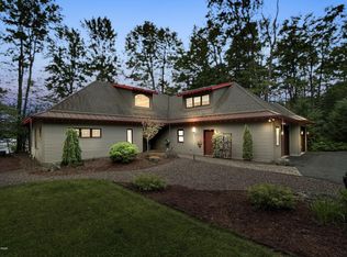 162 Lake In The Clouds Rd, Canadensis, PA 18325