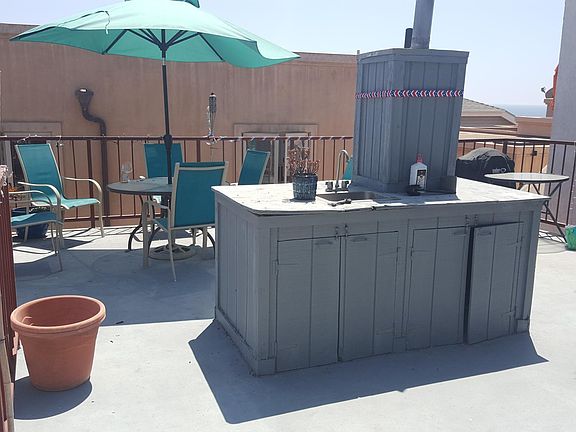 3rd image of 928B Monterey Blvd