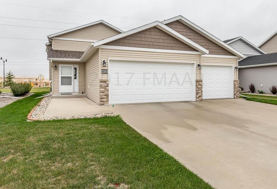 1st image of 417 Foxtail Dr E