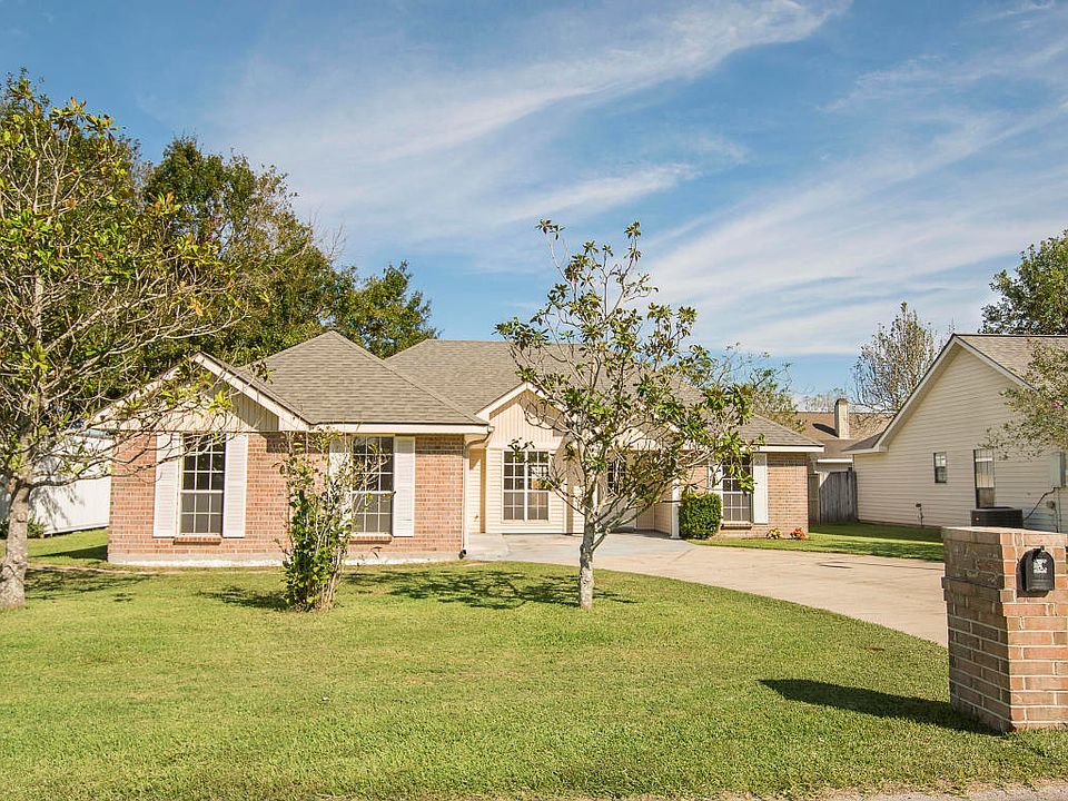 1st image of 103 Village Green Dr