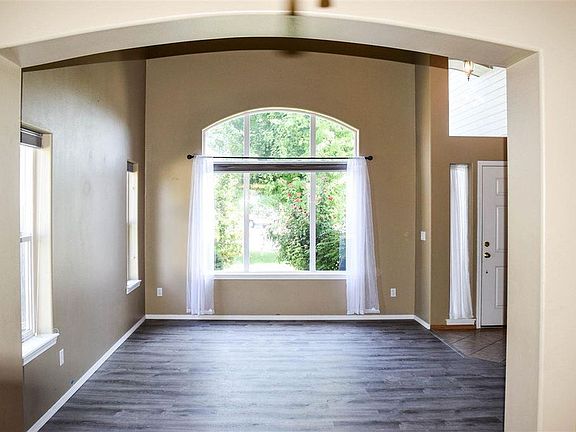 3rd image of 243 Thyme Cir