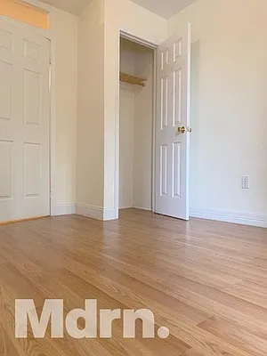 Rented by Mdrn Residential | media 34