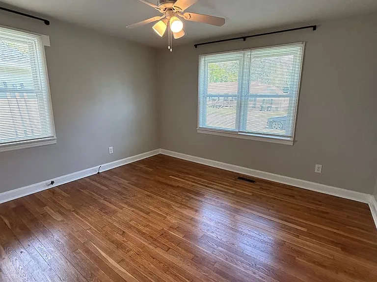 611 Woodvale Ave — Photo 12