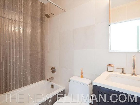 4th image of 211 E 46th St #30H