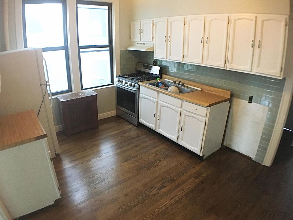 1st image of 1428 26th Ave