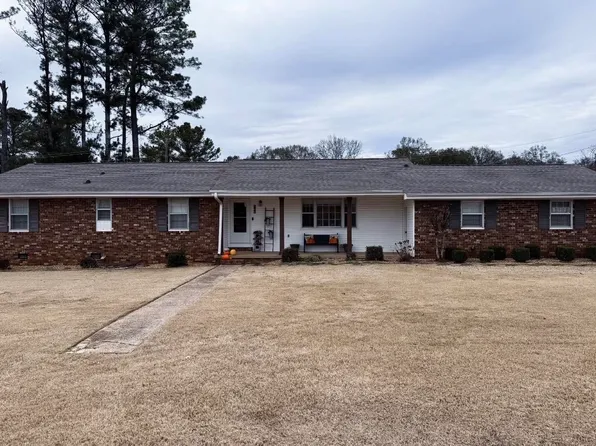 304 Laurel St, Tuscumbia, AL 35674