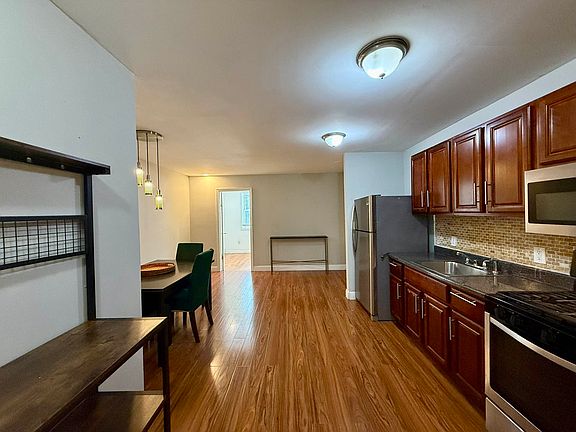 4th image of 110 Rogers Ave Ste 1