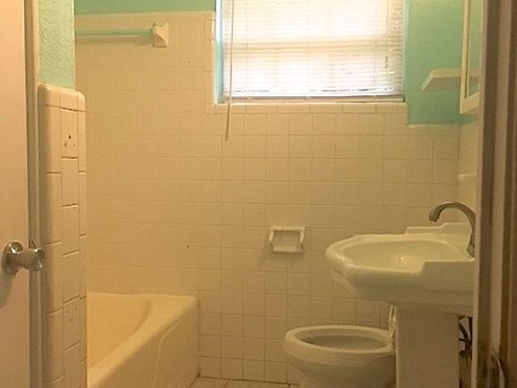 4th image of 885 Lila St
