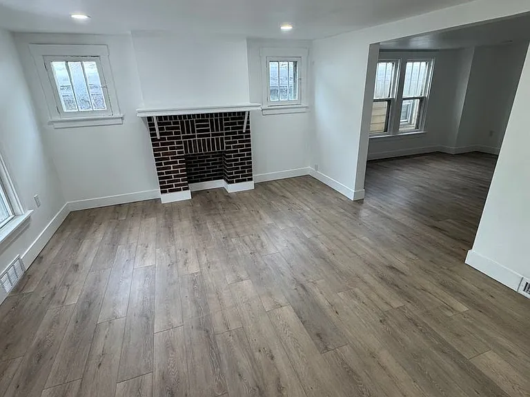 1148 East St — Photo 2