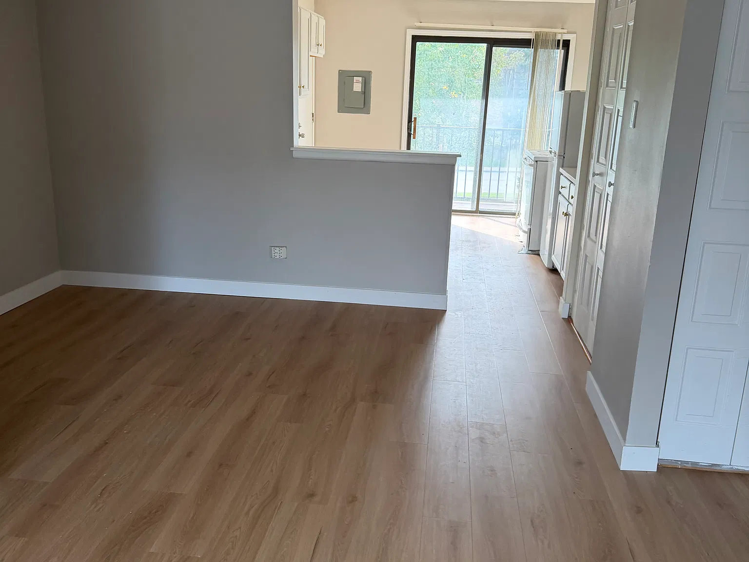 2 bed, 900 sqft, $1,850 — Photo 2