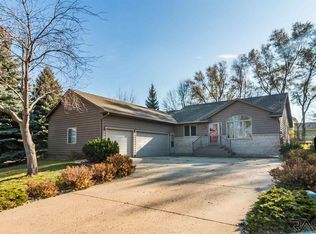 3513 E Ironwood Cir, Sioux Falls, SD 57103