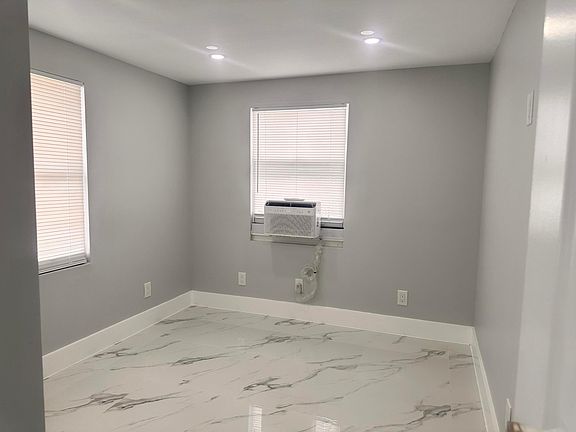 5th image of 2850 Kentucky Street