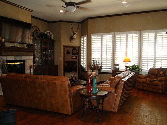 5th image of 1209 Castle Rock Ct
