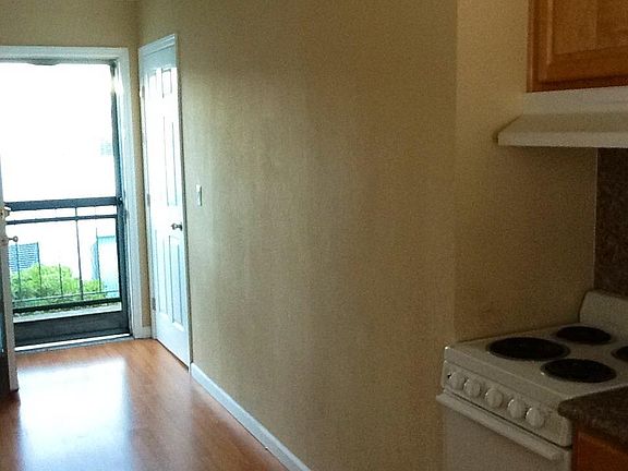 3rd image of 1624 Hollenbeck Ave #21