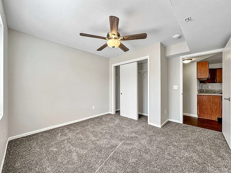 Capitol Grove Apartments — Photo 18