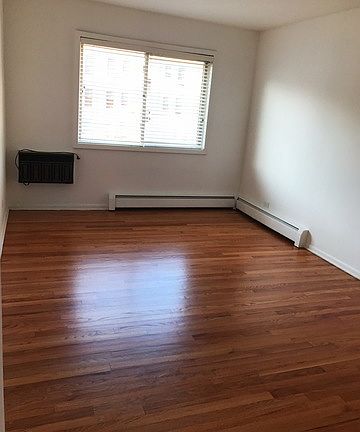 5th image of 707 Hinman Ave #1B