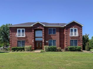 261 Eagles View Dr, Ennis, TX 75119