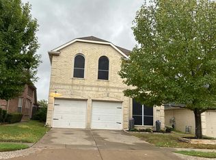 2004 Canterbury Dr, Bedford, TX 76021