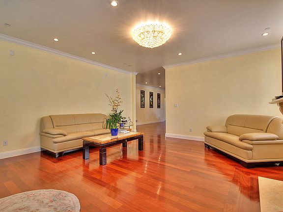 2nd image of 431 Nadina Ave