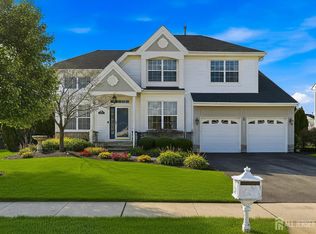 1 Edinburg Cir, Matawan, NJ 07747