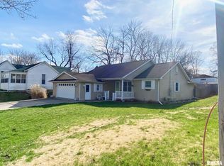 311 S 12th St, Petersburg, IL 62675