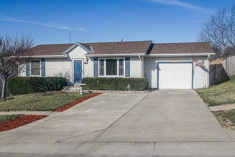 1st image of 174 Glenbrook Dr