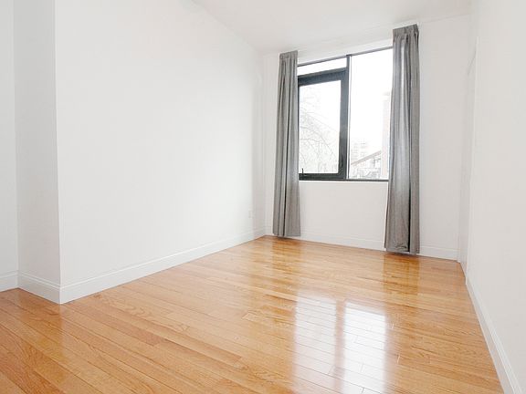 5th image of 33-19 Broadway #2B2