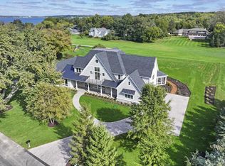 N1802 Wildwood Dr, Lake Geneva, WI 53147