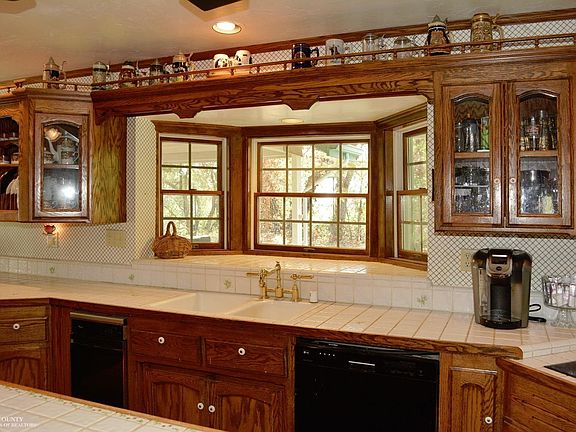 3rd image of 2400 Fawn Hill Ln