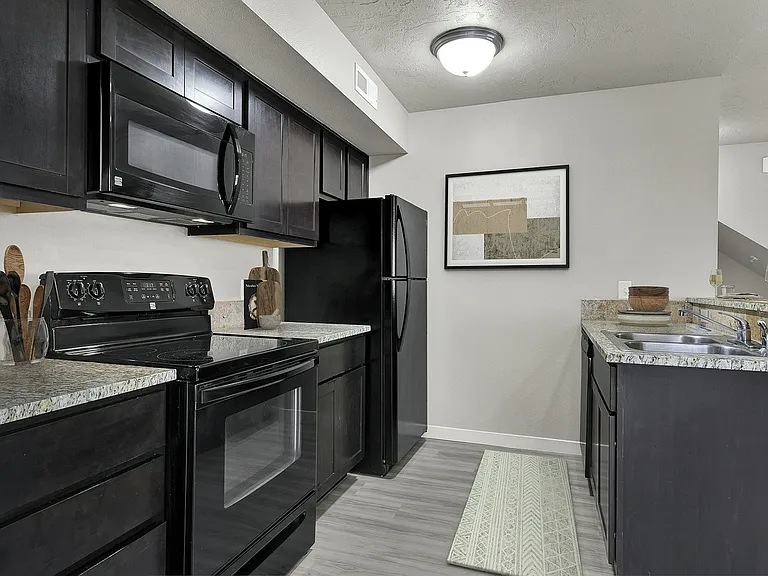 Centerpoint Townhomes — Photo 8