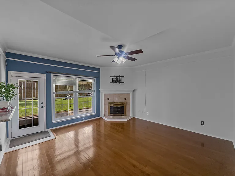 632 Teakwood Dr — Photo 3