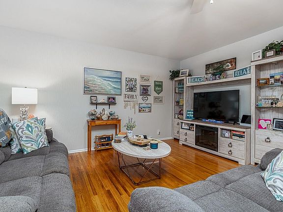 5th image of 2651 S Hiram Ave