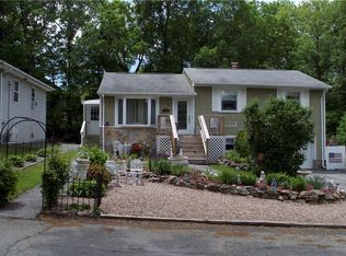 16 Atlantic Ave, North Providence, RI 02904