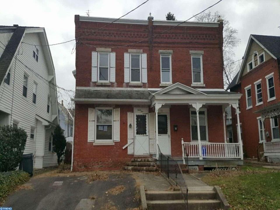 2nd image of 35 Curtis Ave