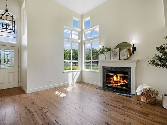 4th image of 3303 Northlake Dr