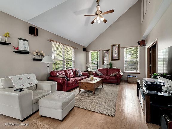 5th image of 3030 Savannah Dr