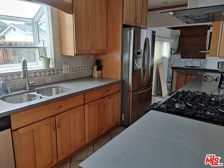 6838 Bertrand Ave — Photo 9