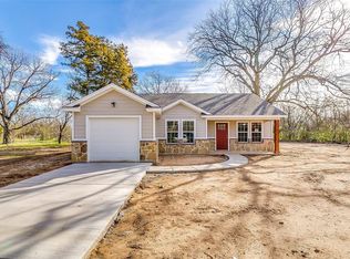 208 Mansfield Rd, Cleburne, TX 76031