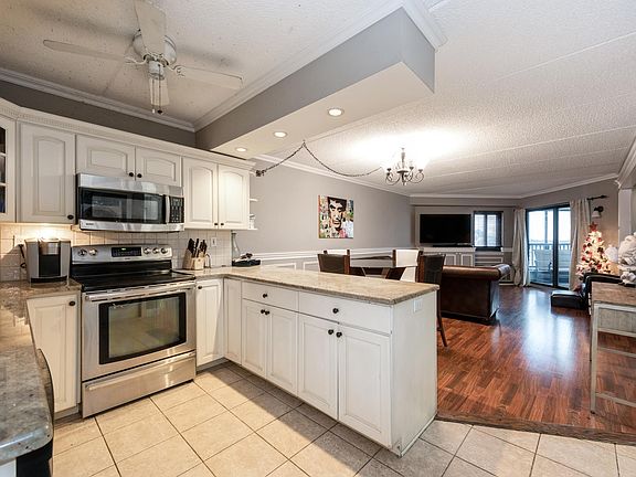 3rd image of 725 Miller Ave APT 404