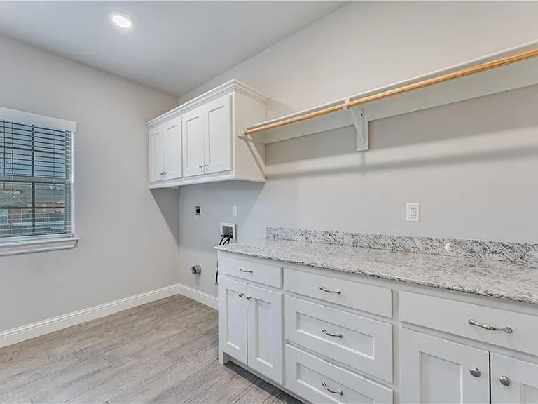 582 Quartz Way — Photo 25