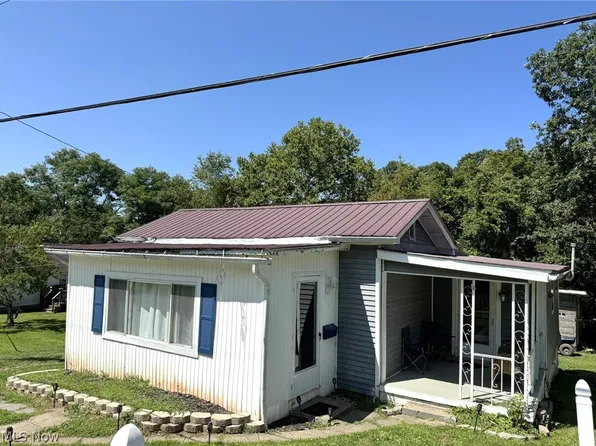 306 Walnut St, Pennsboro, WV 26415