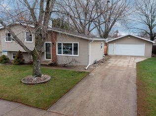 1058 Tullar Rd, Neenah, WI 54956