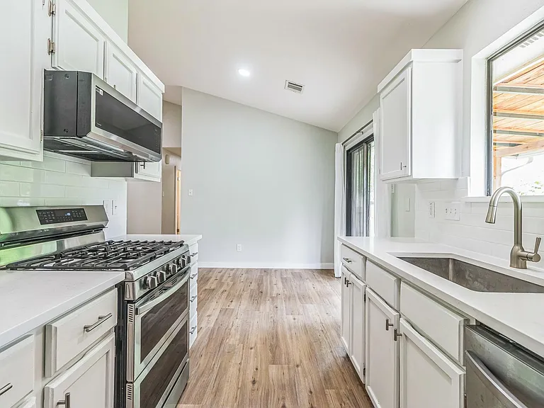 1801 Verbena Way — Photo 15