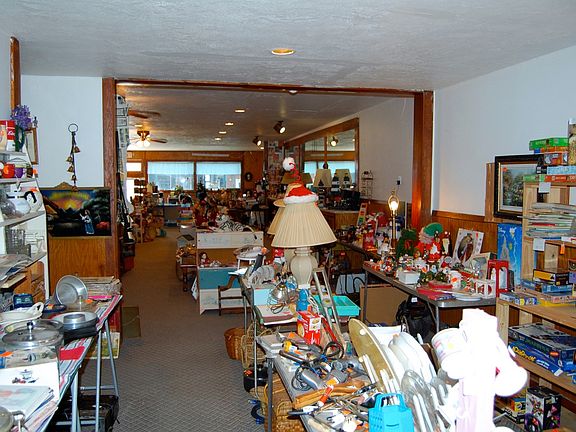 3rd image of 814 Lake Street