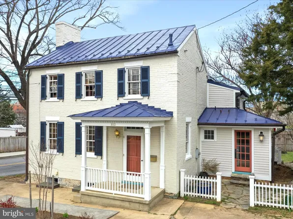 300 E Liberty St, Charles Town, WV 25414