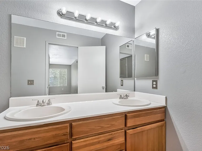 3125 Casey Dr #202 — Photo 16