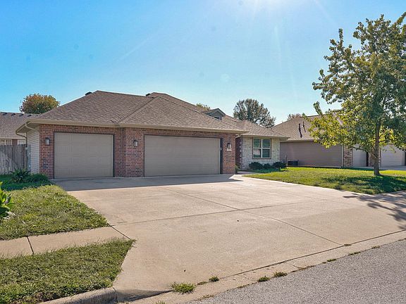 2nd image of 324 E Lombardy Drive