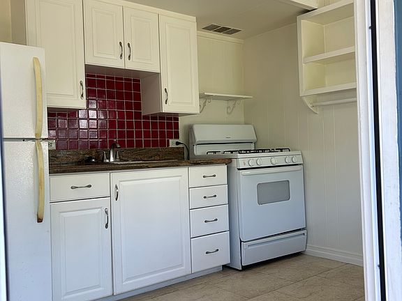 5th image of 252 San Joaquin St #252