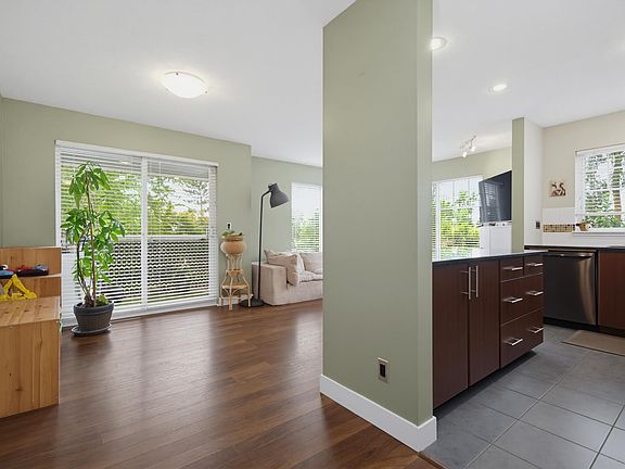 4th image of 19320 65th Ave #202
